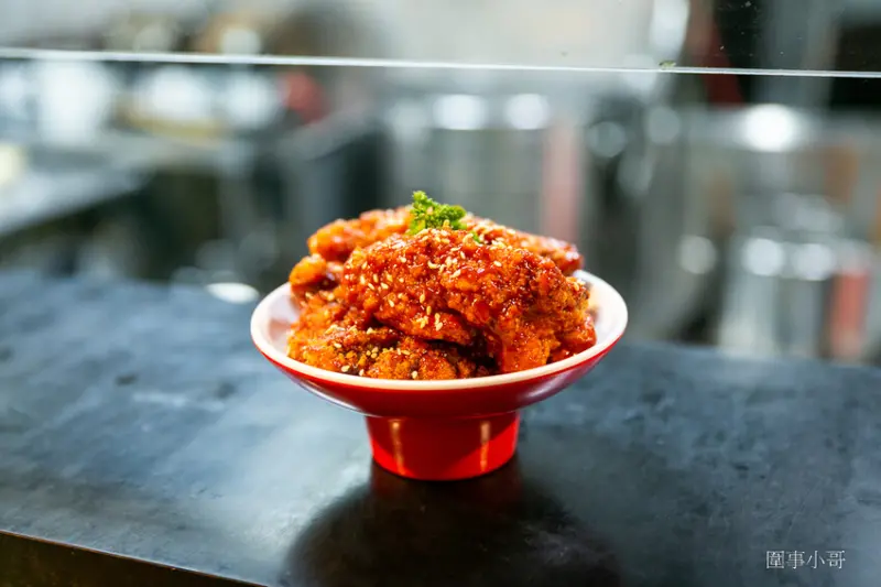 稚人酸菜魚-香酸均衡風味十足的酸菜魚太美味了，還有超狂的榴槤魚……啊娘喂啊～～也太母湯了!（邀約 @圍事小哥的幸福相框