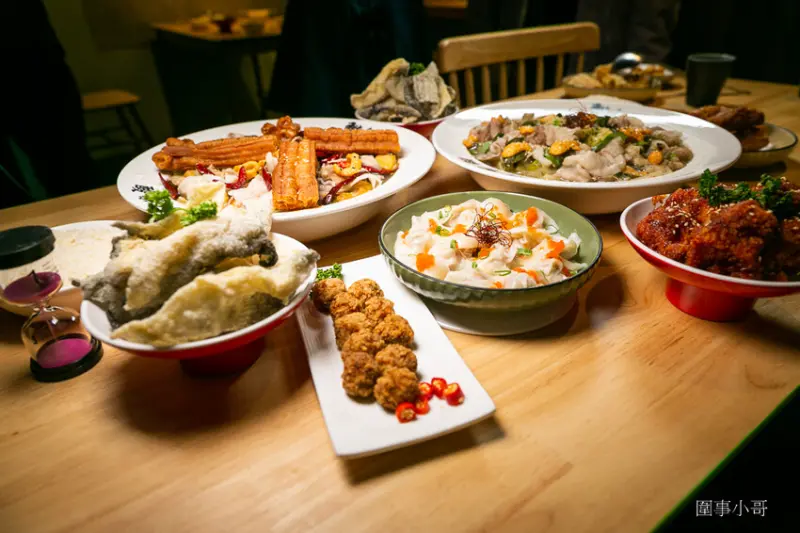 稚人酸菜魚-香酸均衡風味十足的酸菜魚太美味了，還有超狂的榴槤魚……啊娘喂啊～～也太母湯了!（邀約 @圍事小哥的幸福相框