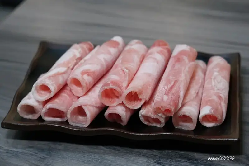 桃園楊梅｜逸小鍋鍋の物楊梅店～豬肉片、干貝買一送一，推出商業