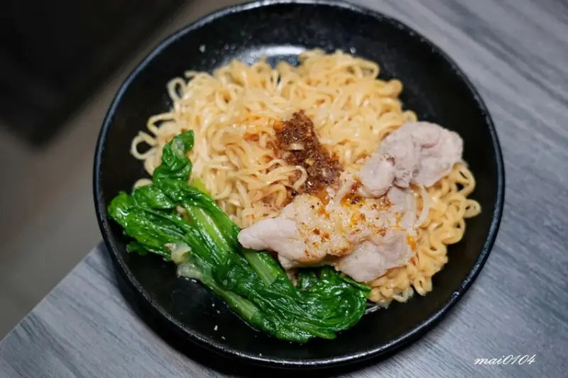 桃園楊梅｜逸小鍋鍋の物楊梅店～豬肉片、干貝買一送一，推出商業