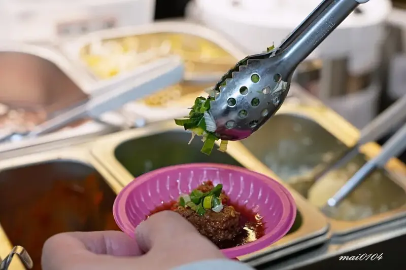 桃園楊梅｜逸小鍋鍋の物楊梅店～豬肉片、干貝買一送一，推出商業