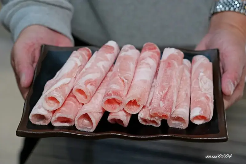 桃園楊梅｜逸小鍋鍋の物楊梅店～豬肉片、干貝買一送一，推出商業
