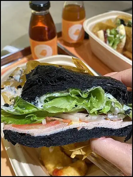 【台中西區公益路/勤美綠園道輕食推薦】【SOMI Light