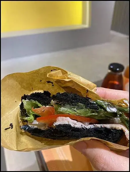 【台中西區公益路/勤美綠園道輕食推薦】【SOMI Light