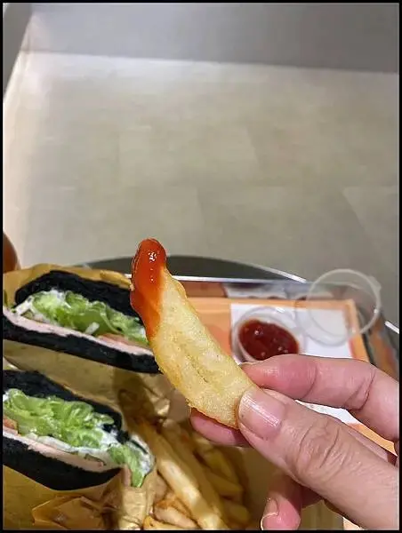 【台中西區公益路/勤美綠園道輕食推薦】【SOMI Light