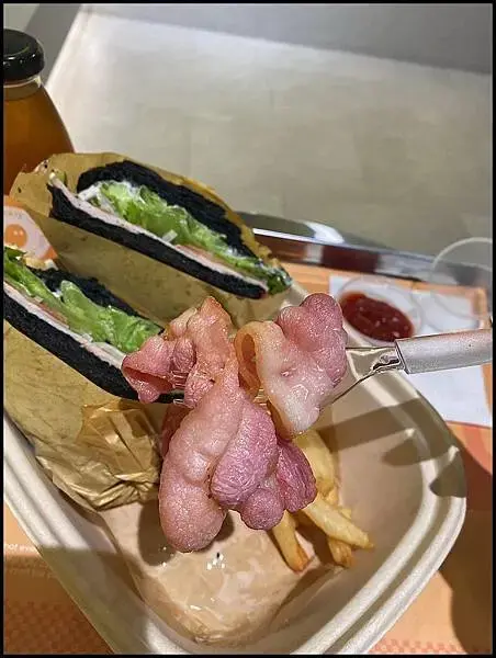 【台中西區公益路/勤美綠園道輕食推薦】【SOMI Light