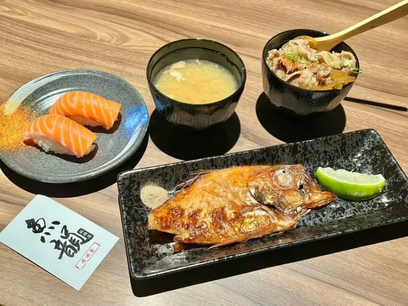 （府中美食）魚韻居酒屋板橋店～焦糖鮭魚壽司、松露牛小排、起司