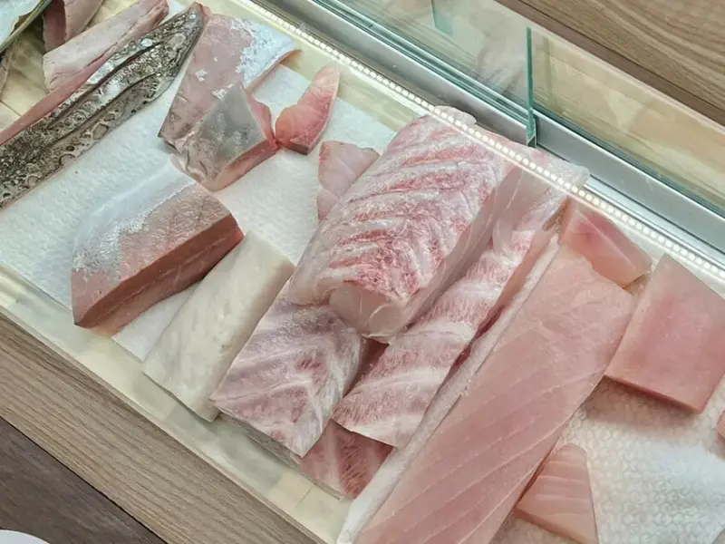 （府中美食）魚韻居酒屋板橋店～焦糖鮭魚壽司、松露牛小排、起司