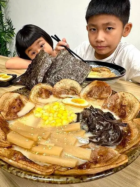 『 台中西屯 』麥拉麵、平價拉麵、真材實料、叉燒控會很愛