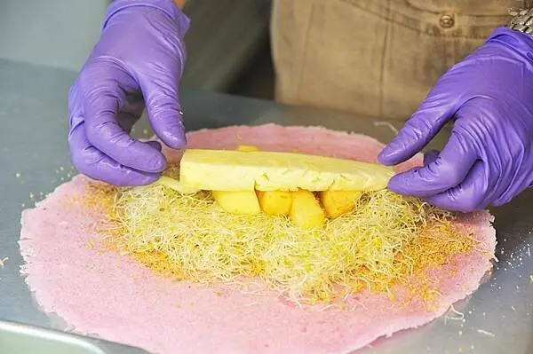 彰化輕食推薦，員濃豆漿 苜蓿芽卷，健康早餐的選擇，非基改黃豆