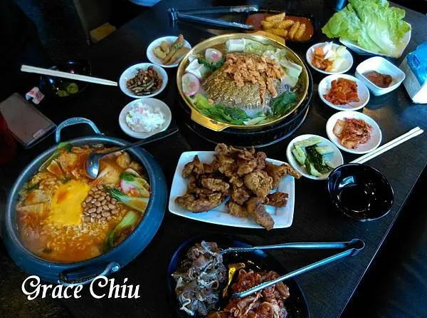 愛樂廚房～烤肉．韓式小菜．部隊鍋．海鮮煎餅．炸雞肉．辣炒年糕．飲品，398元超值吃到飽．