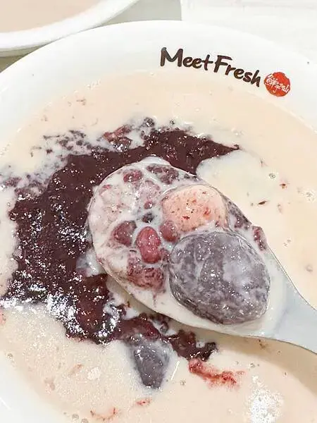 桃園美食│鮮芋仙桃園桃鶯店：冬季新品限定芋頭椰奶復興【超芋圓主義】巨無霸芋圓【浪漫紫芋】浪漫紫薯配料│歡迎參觀－鮮芋仙美術館