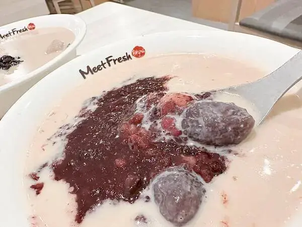 桃園美食│鮮芋仙桃園桃鶯店：冬季新品限定芋頭椰奶復興【超芋圓主義】巨無霸芋圓【浪漫紫芋】浪漫紫薯配料│歡迎參觀－鮮芋仙美術館