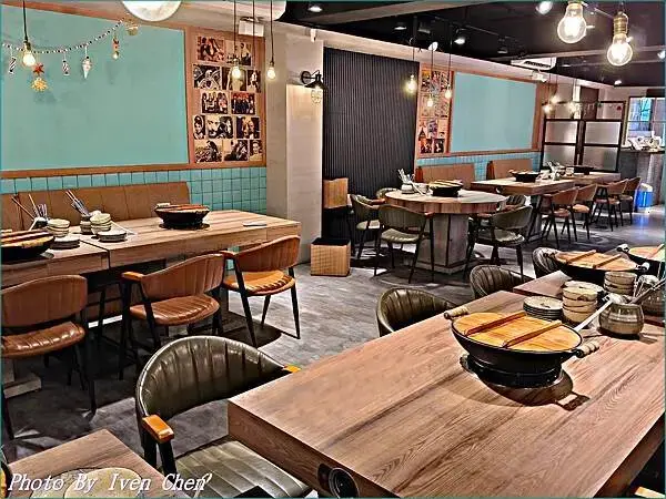 《新竹巨城美食推薦》現點現炒香濃石頭火鍋湯底/新竹宵夜人氣火