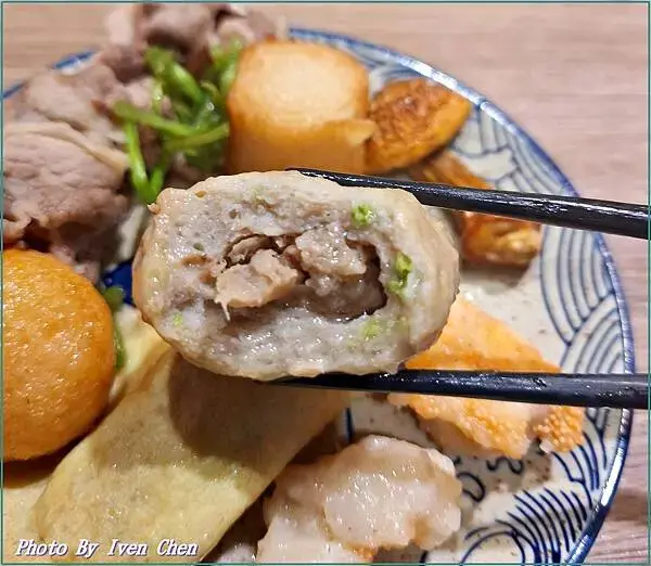 《新竹巨城美食推薦》年節聚餐宵夜現點現炒香濃石頭火鍋湯底/新