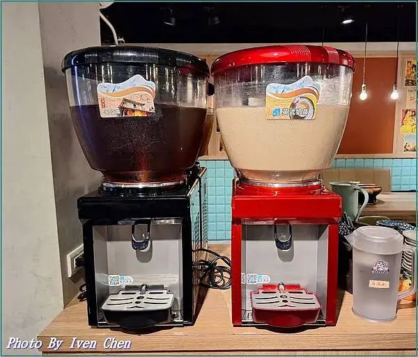 《新竹巨城美食推薦》年節聚餐宵夜現點現炒香濃石頭火鍋湯底/新