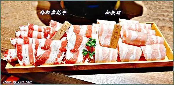 《新竹巨城美食推薦》現點現炒香濃石頭火鍋湯底/新竹宵夜人氣火