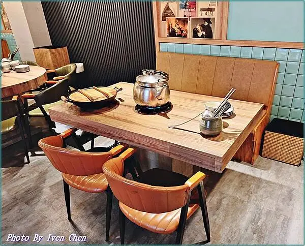 《新竹巨城美食推薦》現點現炒香濃石頭火鍋湯底/新竹宵夜人氣火