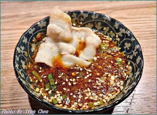 《新竹巨城美食推薦》現點現炒香濃石頭火鍋湯底/新竹宵夜人氣火