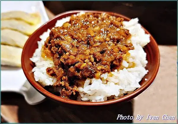 《新竹巨城美食推薦》現點現炒香濃石頭火鍋湯底/新竹宵夜人氣火