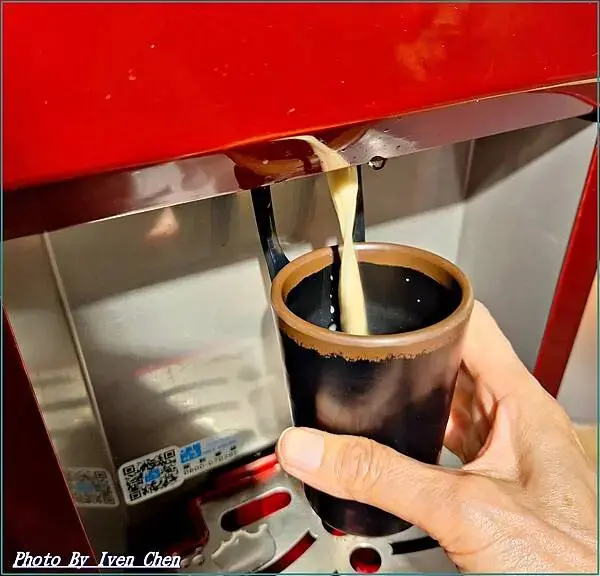 《新竹巨城美食推薦》現點現炒香濃石頭火鍋湯底/新竹宵夜人氣火