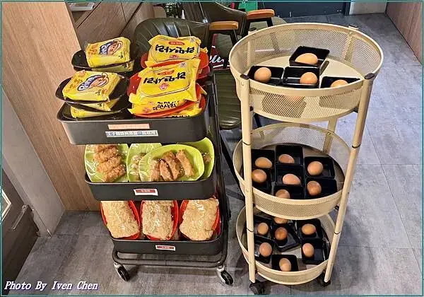 《新竹巨城美食推薦》現點現炒香濃石頭火鍋/年節聚餐宵夜/新竹