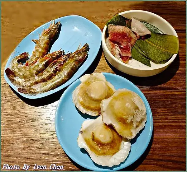 《新竹巨城美食推薦》年節聚餐宵夜現點現炒香濃石頭火鍋湯底/新