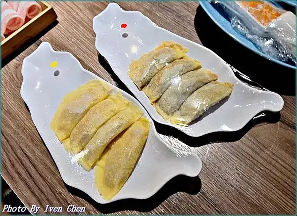 《新竹巨城美食推薦》年節聚餐宵夜現點現炒香濃石頭火鍋湯底/新