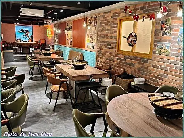 《新竹巨城美食推薦》現點現炒香濃石頭火鍋湯底/新竹宵夜人氣火