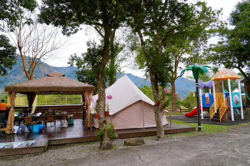 苗栗親子露營「一畝稻田露營區 」，免費搗麻糬、DIY棉花糖，