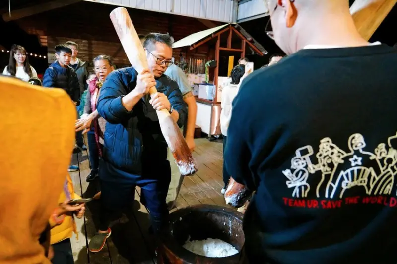 苗栗親子露營「一畝稻田露營區 」，免費搗麻糬、DIY棉花糖，