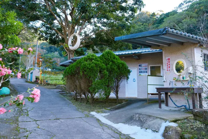 苗栗親子露營「一畝稻田露營區 」，免費搗麻糬、DIY棉花糖，