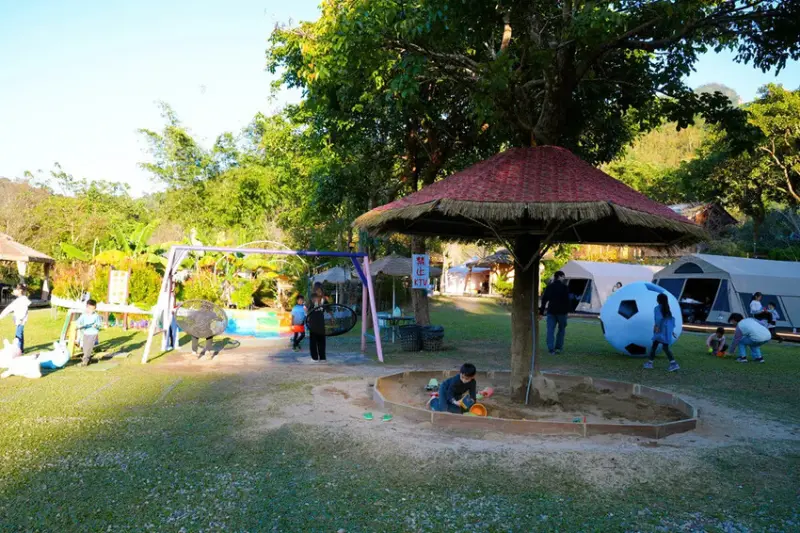 苗栗親子露營「一畝稻田露營區 」，免費搗麻糬、DIY棉花糖，