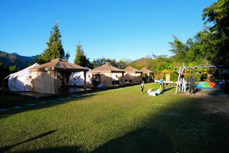 苗栗親子露營「一畝稻田露營區 」，免費搗麻糬、DIY棉花糖，