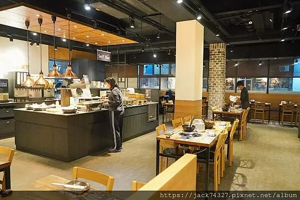 {台中美食}甩鍋雞볶찜韓式炒雞吃到飽-中友店，不分平假日只要