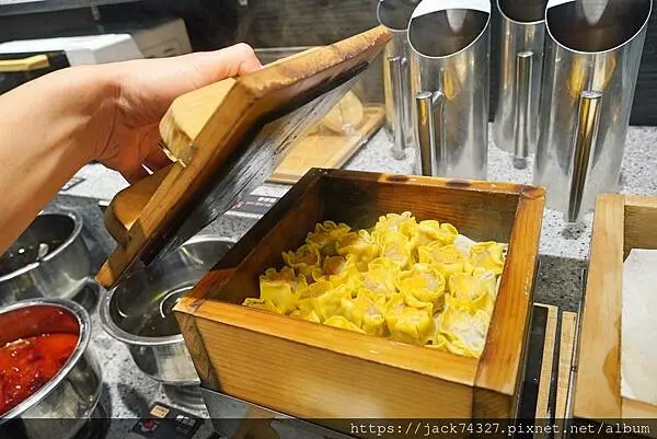 {台中美食}甩鍋雞볶찜韓式炒雞吃到飽-中友店，不分平假日只要