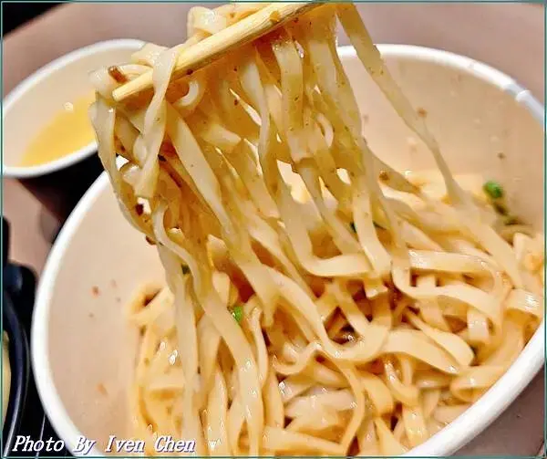 《南港外帶美食推薦》上班族必備健康美味活力餐點/美味湯心拌麵