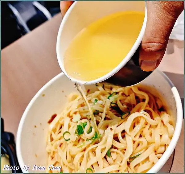 《南港外帶美食推薦》上班族必備健康美味活力餐點/美味湯心拌麵