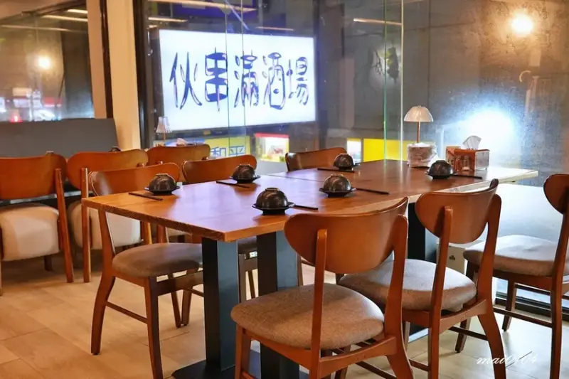 中壢居酒屋｜伙串滿酒場～喝啤酒聊天的好所在，連臭豆腐、炒飯、