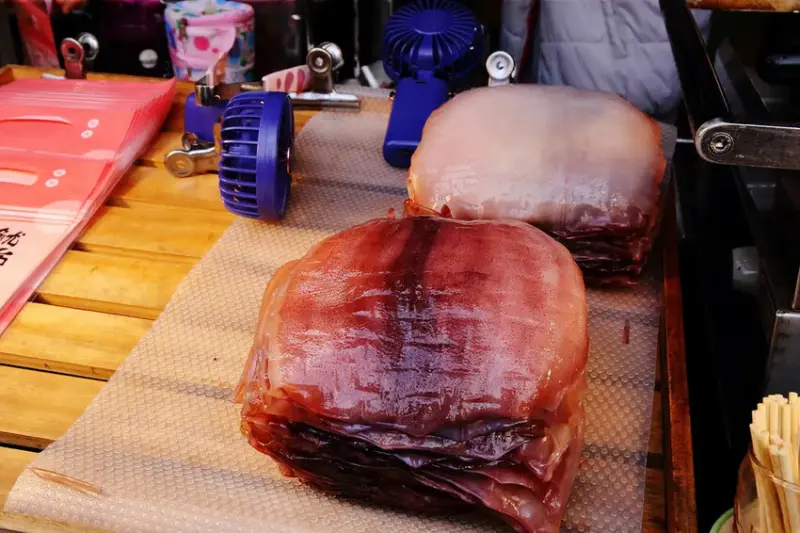 【迪化街美食】全台灣最好吃的魷魚-魷布院，年節暢銷零食、放假