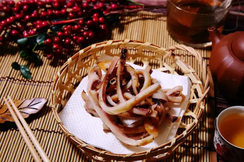 【迪化街美食】全台灣最好吃的魷魚-魷布院，年節暢銷零食、放假