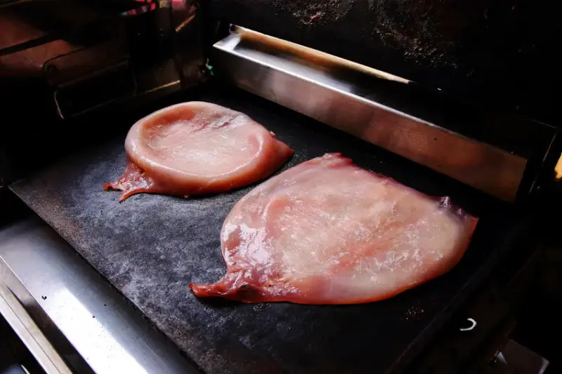 【迪化街美食】全台灣最好吃的魷魚-魷布院，年節暢銷零食、放假