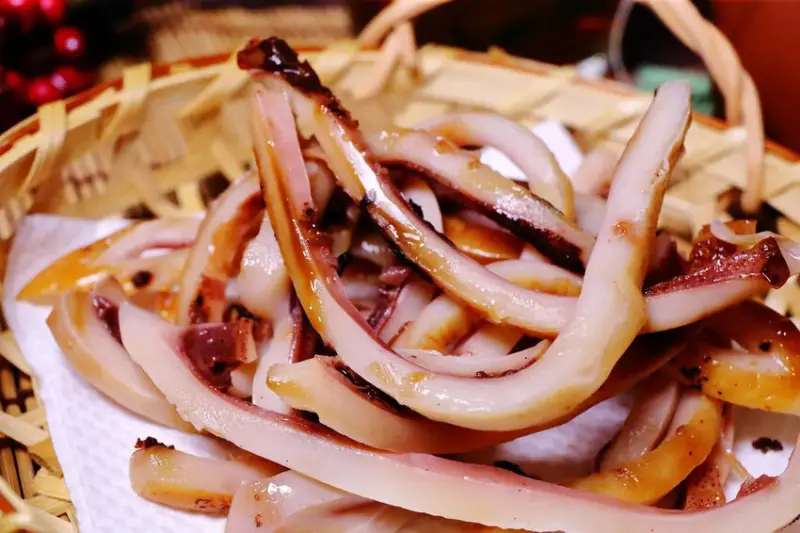 【迪化街美食】全台灣最好吃的魷魚-魷布院，年節暢銷零食、放假