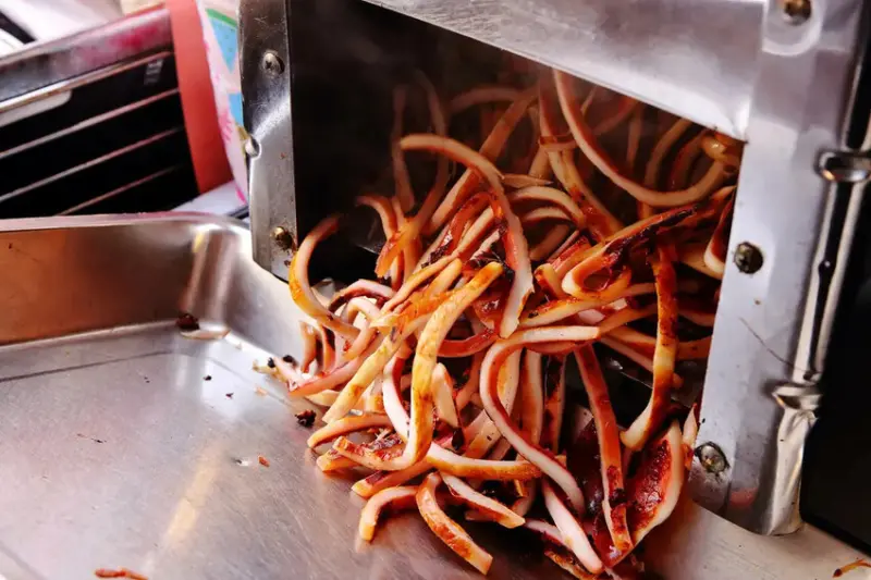 【迪化街美食】全台灣最好吃的魷魚-魷布院，年節暢銷零食、放假