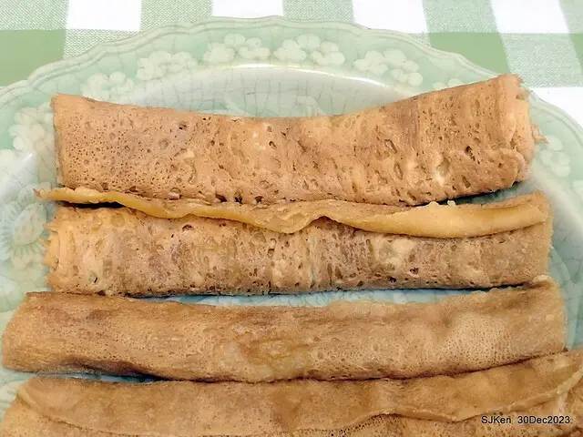 高雄西子灣隧道外小吃攤蛋板捲(Japanese Egg roll), Kaohsiung, Taiwan, Dec 30, 2023