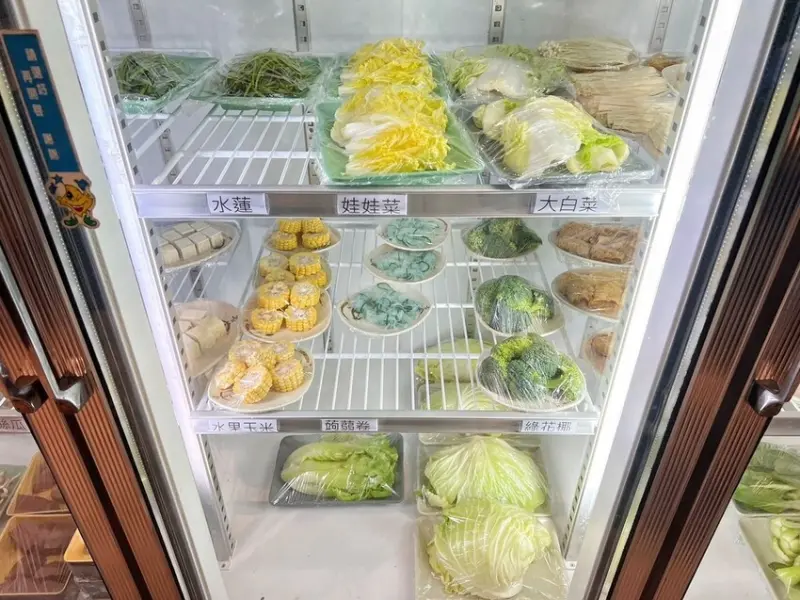 LINE_ALBUM_久桃石頭火鍋 二傻夫婦_250203_6.jpg