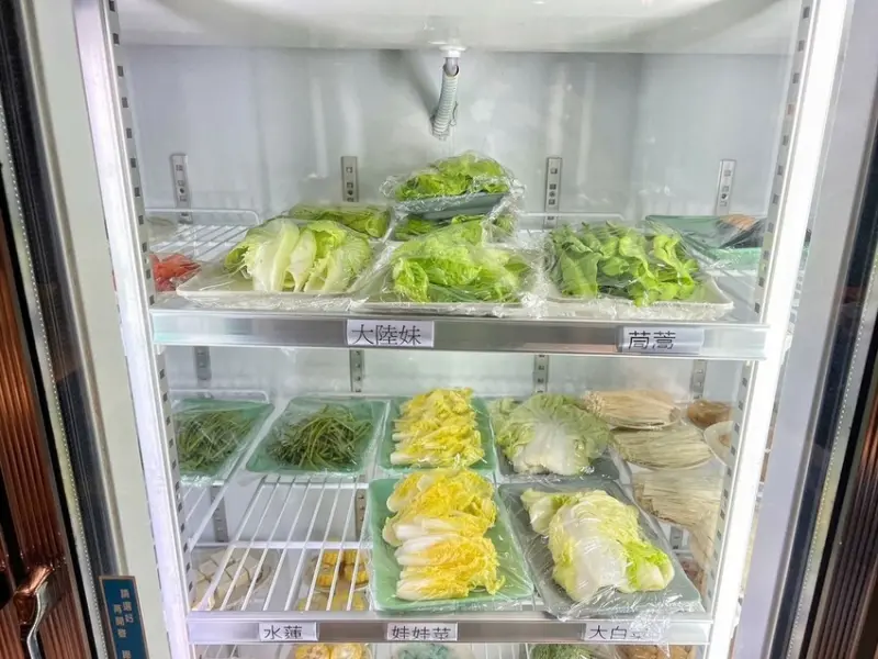 LINE_ALBUM_久桃石頭火鍋 二傻夫婦_250203_5.jpg