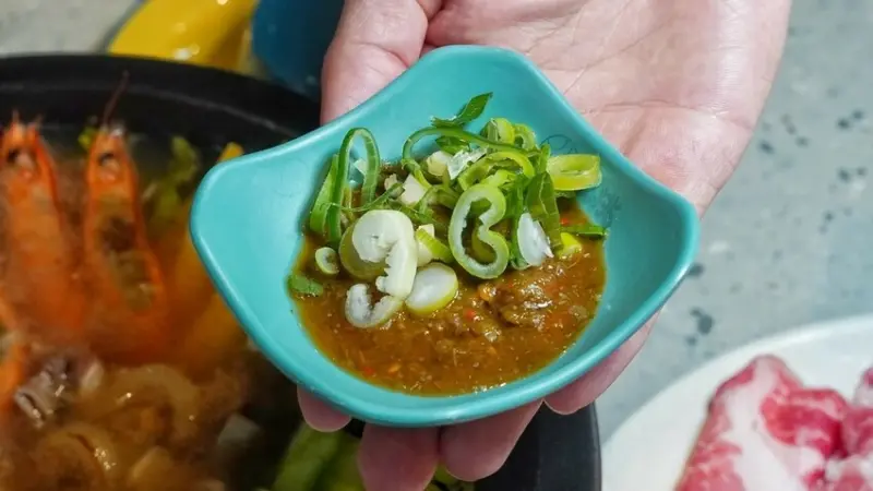 LINE_ALBUM_久桃石頭火鍋 二傻夫婦_250201_8.jpg