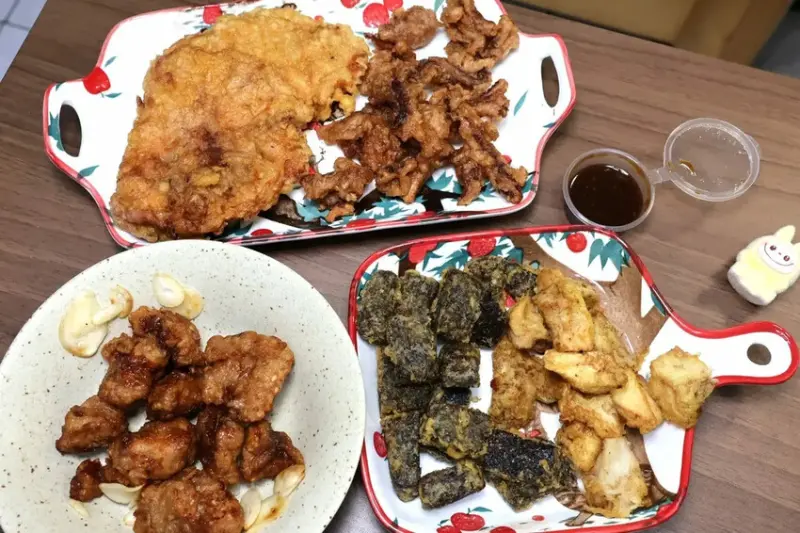 巷口炸雞台南府前店 (1).JPG