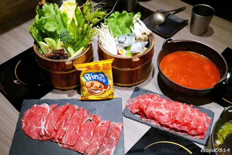 蘆洲火鍋自助吧吃到飽「火車讚養生石頭火鍋」，套餐389元起蔬